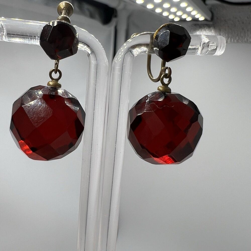 Vintage Fire Cherry Red BAKELITE Faceted Dangle Screw back Earrings Rare Find